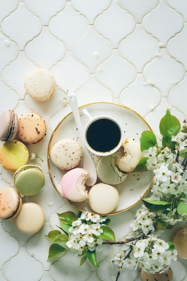 Spring coffee table decor dainty dishes with desserts