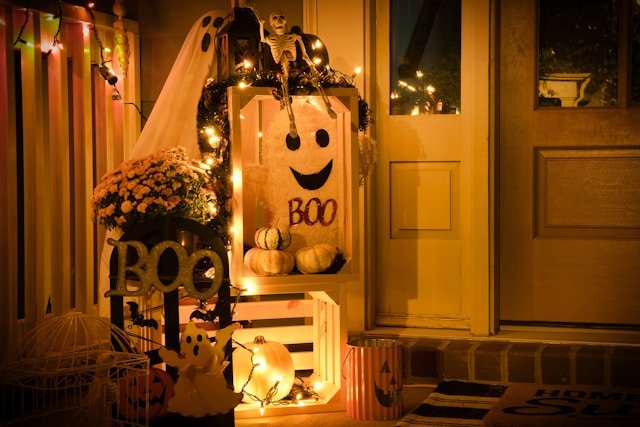 Halloween fall front porch decor