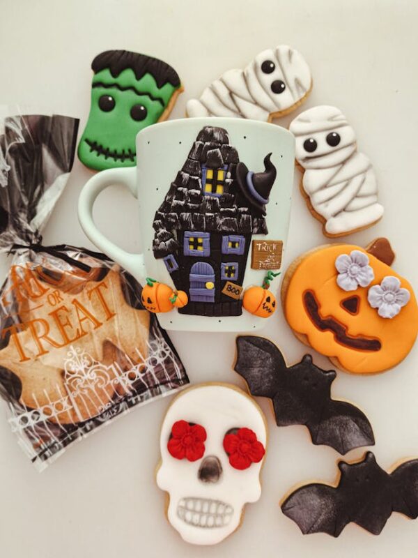 Halloween movie night treats and goodie bag